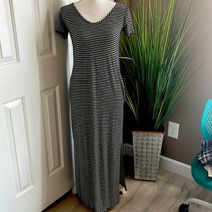 NWT- Olivia Rae- Small